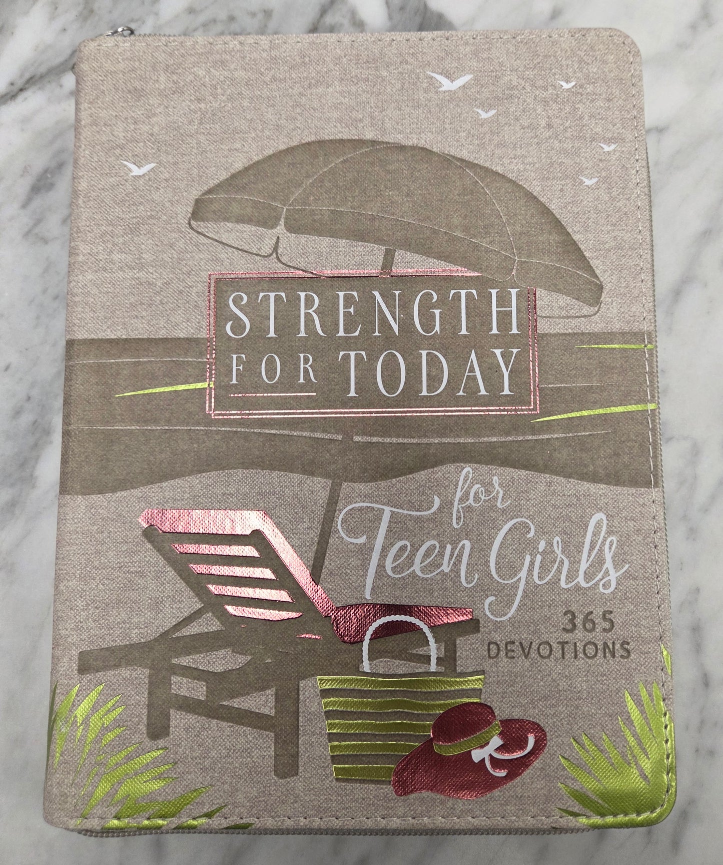 Strength for Today for Teen Girls: 365 Devotions