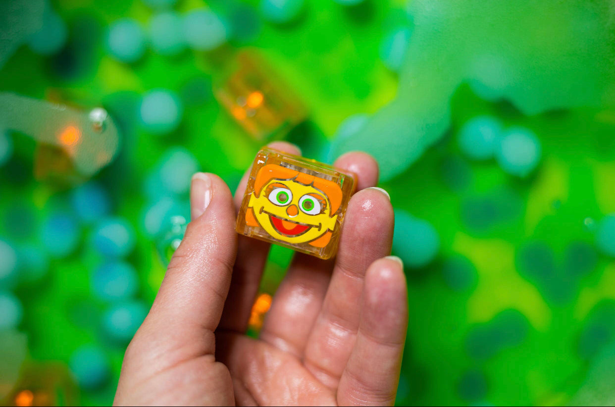 Julia - Glo Pals Light-Up Cubes