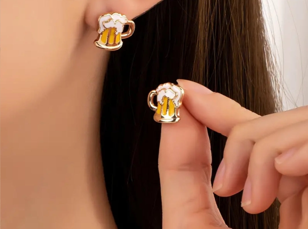 Beer mug stud earrings