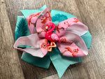 Flamingo bow
